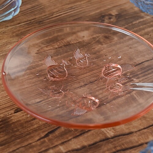 昭和レトロ 型ガラス サーモンピンクのお魚プレート - 生活骨董と古布 