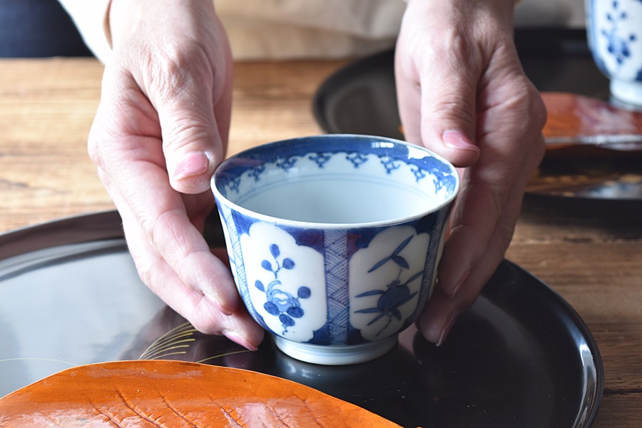 伊万里 染付 柘榴模様 瓔珞紋 向付 - 生活骨董と古布のアンティーク