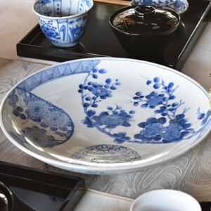 古伊万里 染付 牡丹唐草 輪花型 小皿 - 生活骨董と古布の