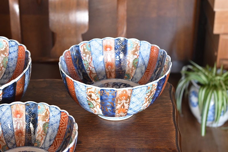 伊万里 色絵 菊型 輪花型 三つ鉢 中 - 生活骨董と古布のアンティーク