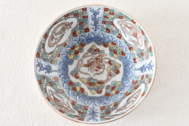 セール商品が満載 古伊万里 色絵 赤絵 雲に龍と鳳凰 梅と松 鉢 - 生活骨董と古布の 工芸品