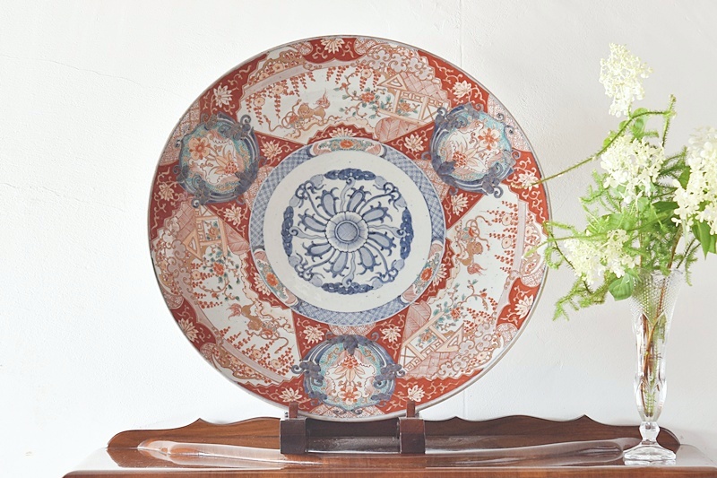 古伊万里　唐獅子牡丹　大明成化年製　染付　陽刻　大皿　y27 伊万里 色絵 唐獅子牡丹枝垂れ桜 太明成化年製文 大皿 - 生活骨董と