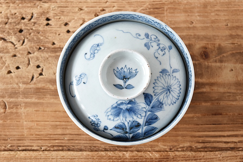 古伊万里 染付 菊蝙蝠 蓋茶碗 奈良茶碗 - 生活骨董と古布の