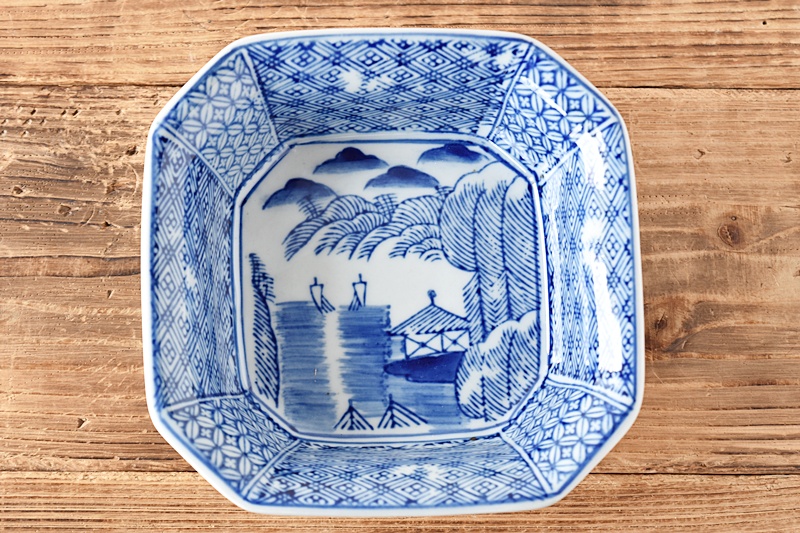 伊万里 染付 帆掛舟海浜風景画 四方鉢 - 生活骨董と古布のアンティーク